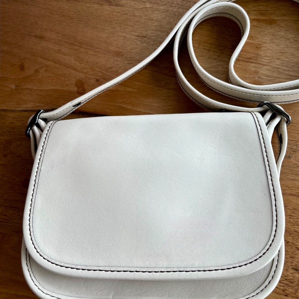 Coach Women's Saddle 18 Crossbody Bag White with Contrast Stitching A1780 57731